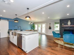 5902 Hummingbird Street, Houston TX 77096