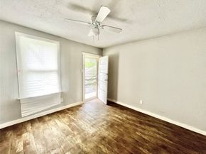 6823 Avenue E, Houston TX 77011