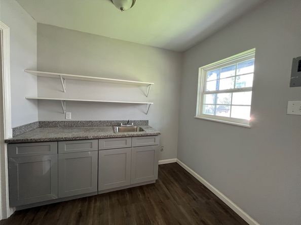 6823 Avenue E, Houston TX 77011