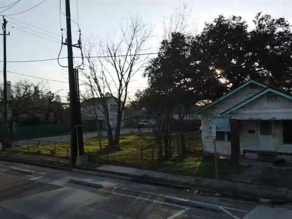 2305 Elysian Street, Houston TX 77026