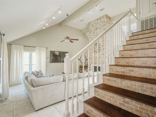 2027 Creek Valley Lane, Sugar Land TX 77478