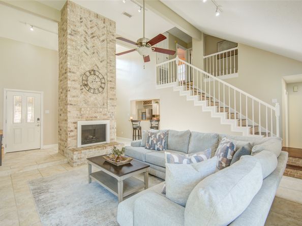 2027 Creek Valley Lane, Sugar Land TX 77478
