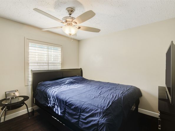 2027 Creek Valley Lane, Sugar Land TX 77478