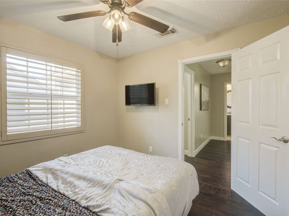 2027 Creek Valley Lane, Sugar Land TX 77478