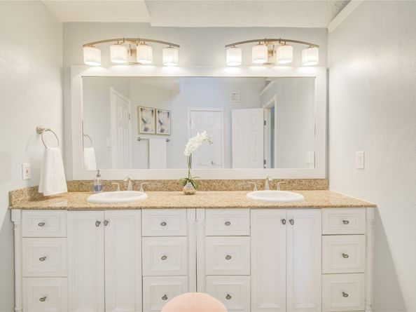 2027 Creek Valley Lane, Sugar Land TX 77478