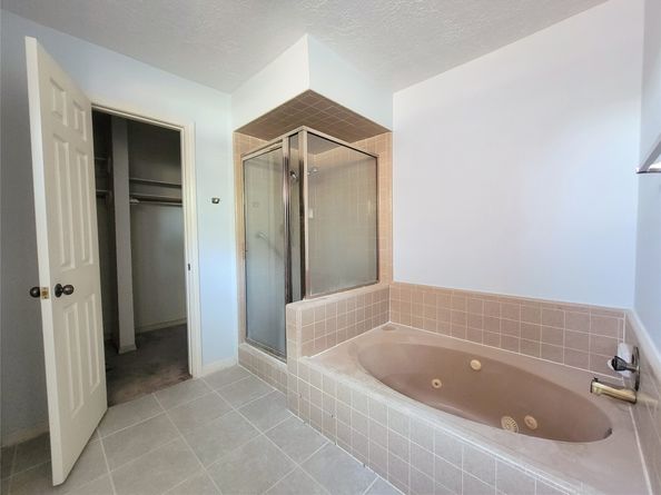 110 Shadow Wood Drive, Sugar Land TX 77498