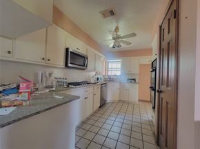 110 Shadow Wood Drive, Sugar Land TX 77498