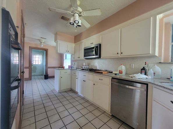 110 Shadow Wood Drive, Sugar Land TX 77498