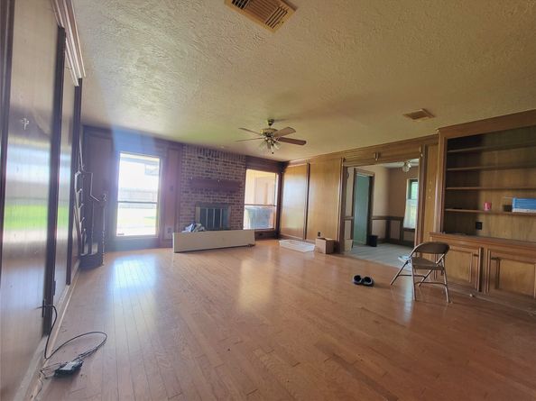 110 Shadow Wood Drive, Sugar Land TX 77498