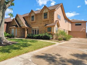 110 Shadow Wood Drive, Sugar Land TX 77498