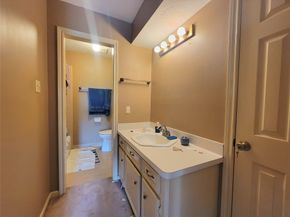110 Shadow Wood Drive, Sugar Land TX 77498