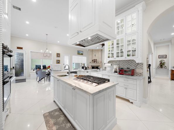9761 Westview Drive, Houston TX 77055