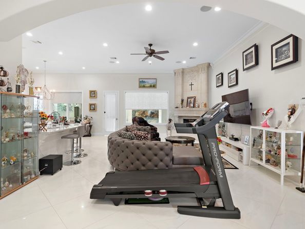 9761 Westview Drive, Houston TX 77055
