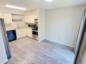 12004 Mighty Oak Drive B, Houston TX 77066