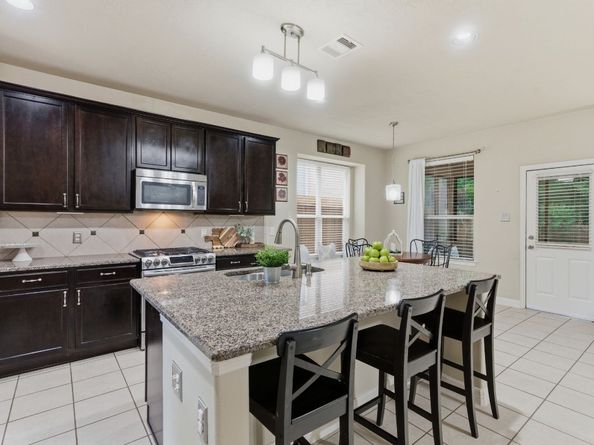 1737 Round Oak Lane, Conroe TX 77304