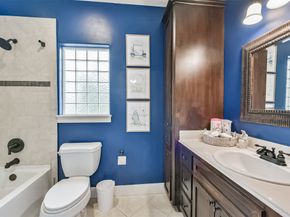 240 E Woodland Street, Houston TX 77009