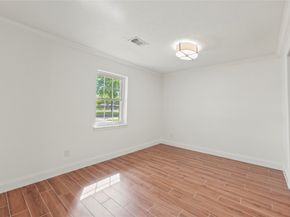 5522 Chantilly Lane, Houston TX 77092