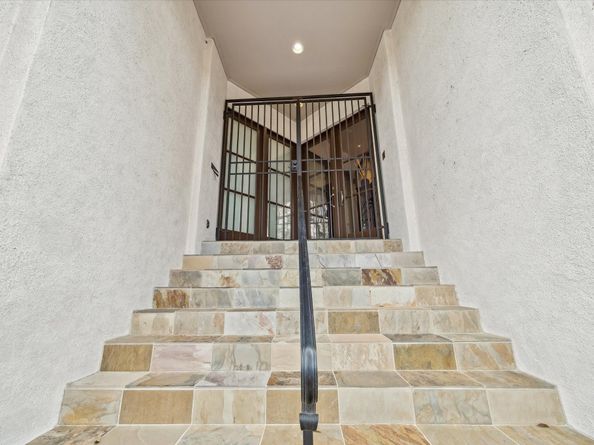 5027 Heatherglen Drive, Houston TX 77096