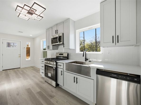 1503 Cavalcade Street 12, Houston TX 77009