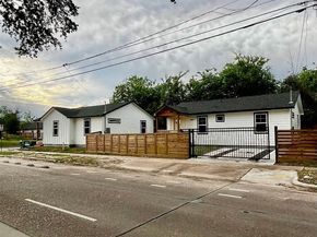 1503 Cavalcade Street 12, Houston TX 77009