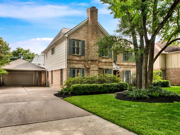 12106 Moorcreek Drive, Houston TX 77070