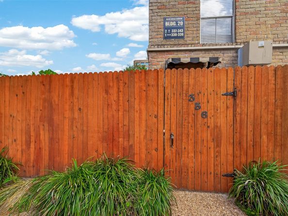4649 Wild Indigo Street 336, Houston TX 77027