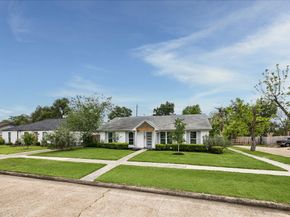 2330 Droxford Drive, Houston TX 77008