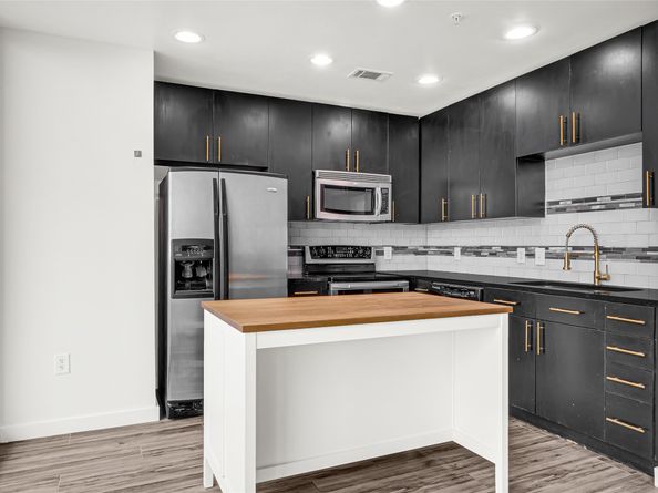 5925 Almeda Road 11406, Houston TX 77004