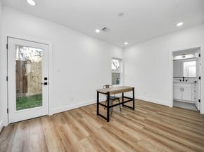 4804 Elysian Street B, Houston TX 77009