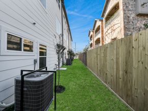 4804 Elysian Street B, Houston TX 77009