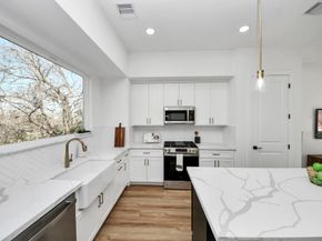 4804 Elysian Street B, Houston TX 77009