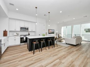 4804 Elysian Street B, Houston TX 77009