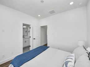 4804 Elysian Street B, Houston TX 77009