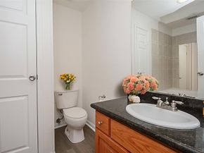 9850 Pagewood Lane 1806, Houston TX 77042