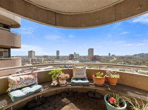 5000 Montrose Boulevard 16D, Houston TX 77006