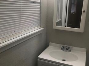 7230 England St, Houston TX 77021