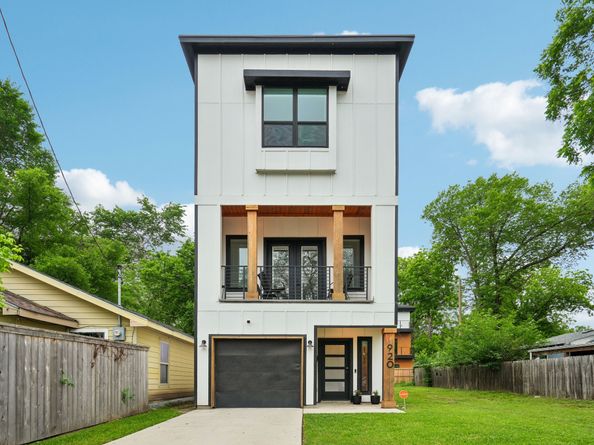 920 Muncie Avenue, Dallas TX 75212