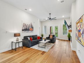 920 Muncie Avenue, Dallas TX 75212
