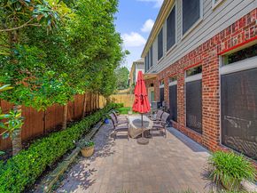 1015 Vaulted Oak Street, Houston TX 77008