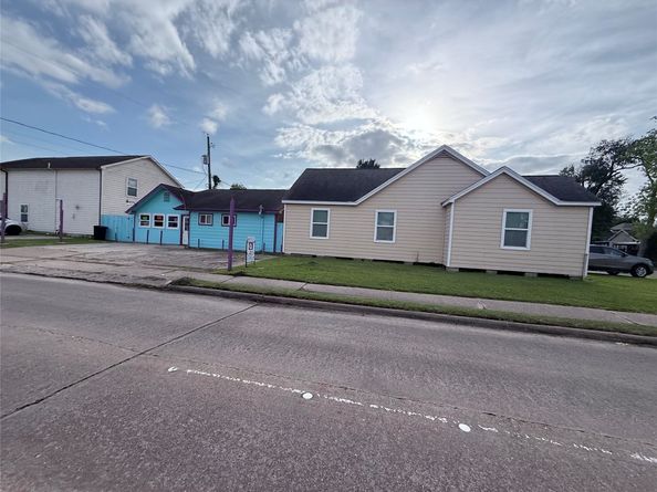 6946 Moss Rose Street, Houston TX 77087