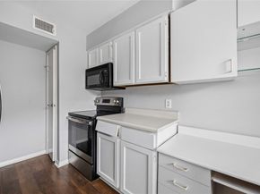 6201 Beverlyhill Street 30, Houston TX 77057
