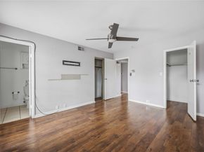 6201 Beverlyhill Street 30, Houston TX 77057