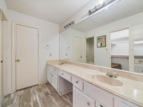 880 Tully Road 13, Houston TX 77079