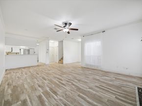 880 Tully Road 13, Houston TX 77079