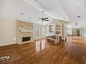 2915 Country Club Boulevard, Sugar Land TX 77478
