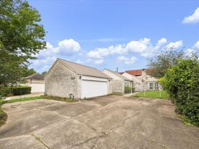 2915 Country Club Boulevard, Sugar Land TX 77478