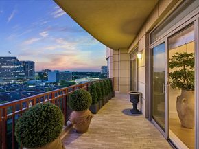 1000 Uptown Park Boulevard 101, Houston TX 77056