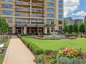 1000 Uptown Park Boulevard 101, Houston TX 77056