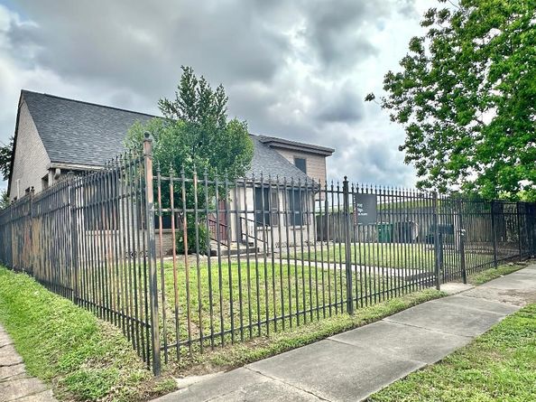 2007 Rosewood Street, Houston TX 77004
