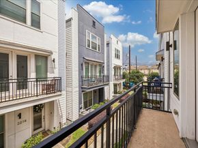 2228 Mcgowen Street, Houston TX 77004